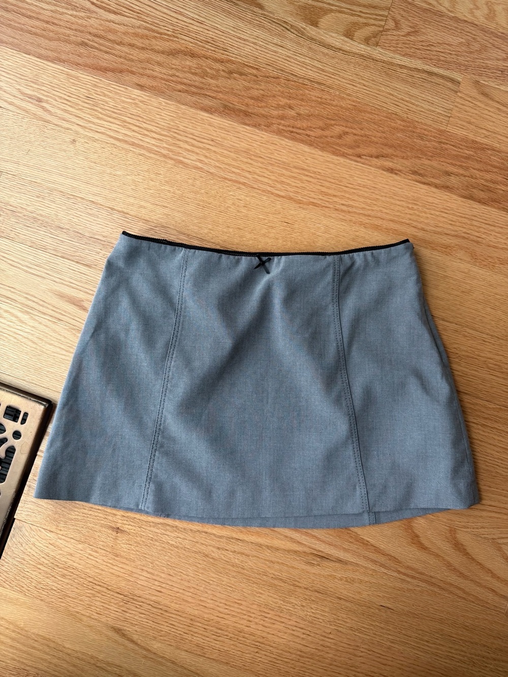 Zara Gray Mini Skirt Size Medium Black Bow Trim Office Siren